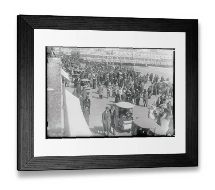 Framed Print : Crowd out for Easter Framed Print : Crowd out for Easter