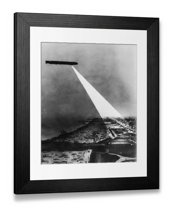 Framed Print : Composite Picture of Zeppelin Over Yarmouth Framed Print : Composite Picture of Zeppelin Over Yarmouth