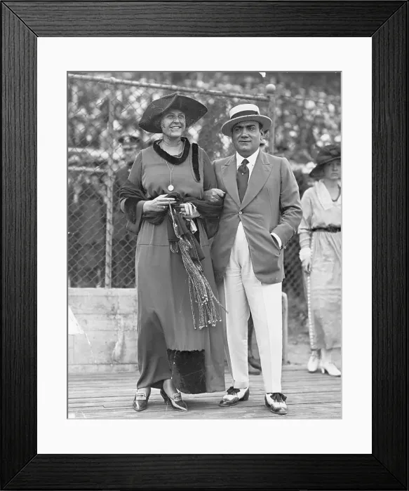 Framed Print : Tenor Enrico Caruso and His Wife in New York Framed Print : Tenor Enrico Caruso and His Wife in New York