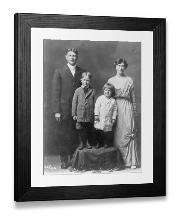 Framed Print : Ronald Reagan With His Family Framed Print : Ronald Reagan With His Family