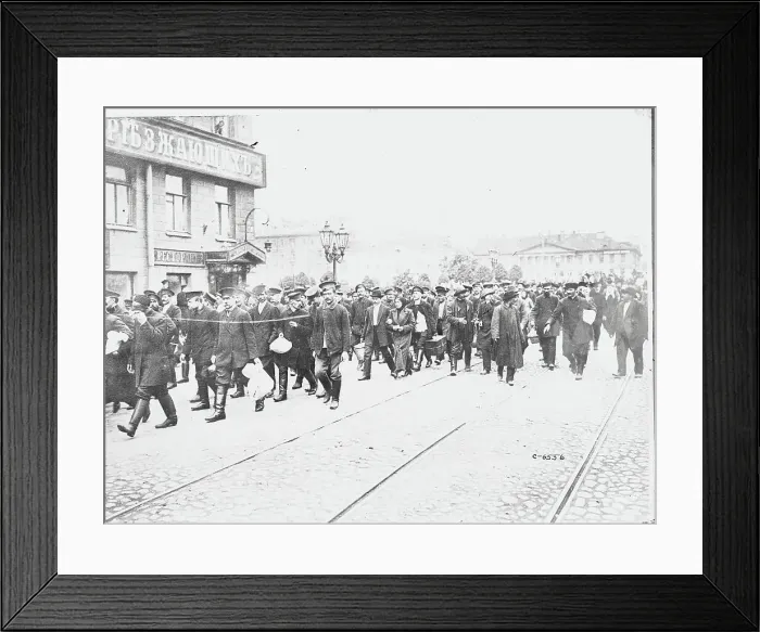 Framed Print : Russian Reserves Strolling in Saint Petersburg Framed Print : Russian Reserves Strolling in Saint Petersburg