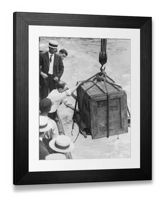 Framed Print : Harry Houdini in Crate Being Lowered into Water