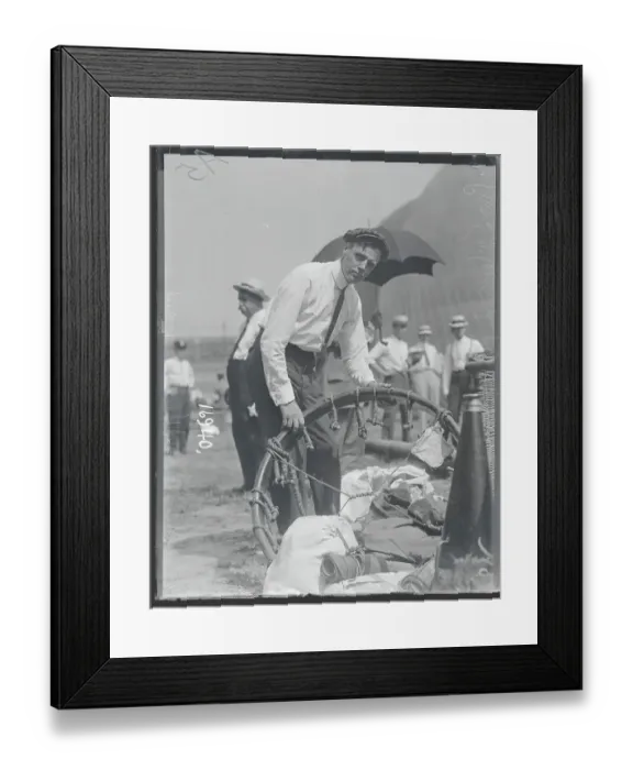 Framed Print : Balloonist Paul J McCullogh Framed Print : Balloonist Paul J McCullogh