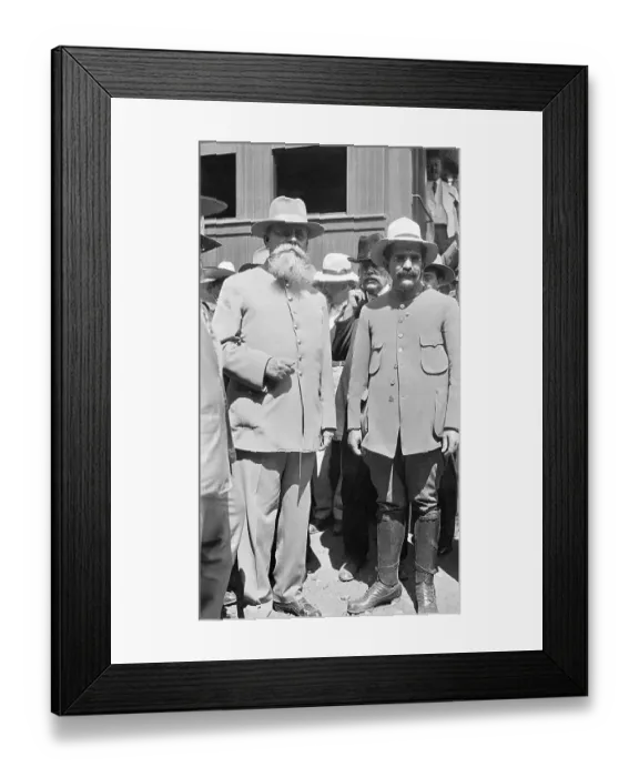 Framed Print : General Carranza with Colonel Rogue Gonzalez