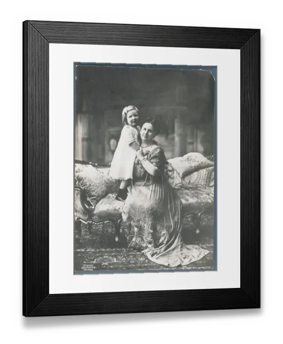 Framed Print : Portrait of Queen Wilhelmina of Holland with Daughter Juliana Framed Print : Portrait of Queen Wilhelmina of Holland with Daughter Juliana