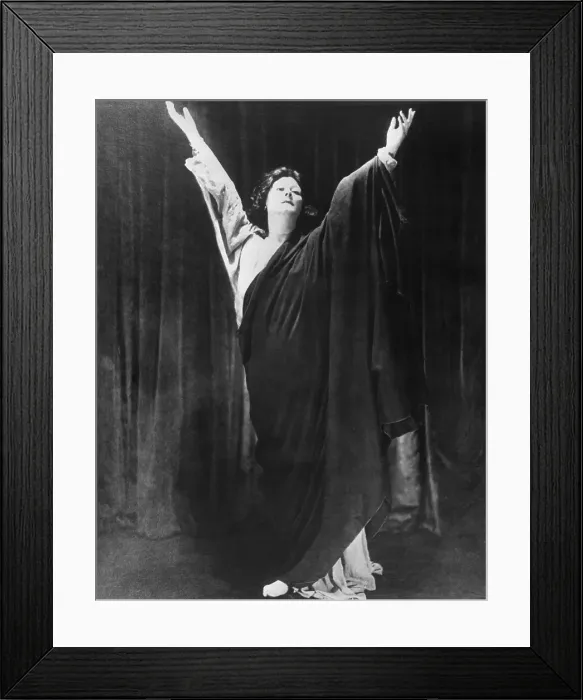 Framed Print : Modern Dancer Isadora Duncan Framed Print : Modern Dancer Isadora Duncan