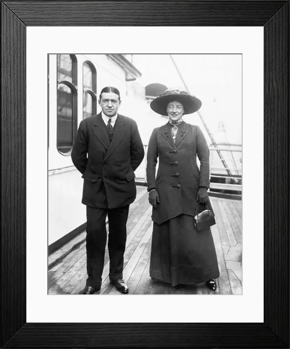 Framed Print : Ernest Shackleton and Wife Emily on Ship Framed Print : Ernest Shackleton and Wife Emily on Ship