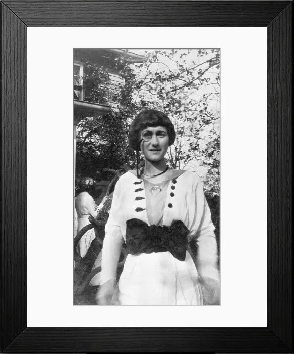 Framed Print : Wallis Warfield At Oldfields School