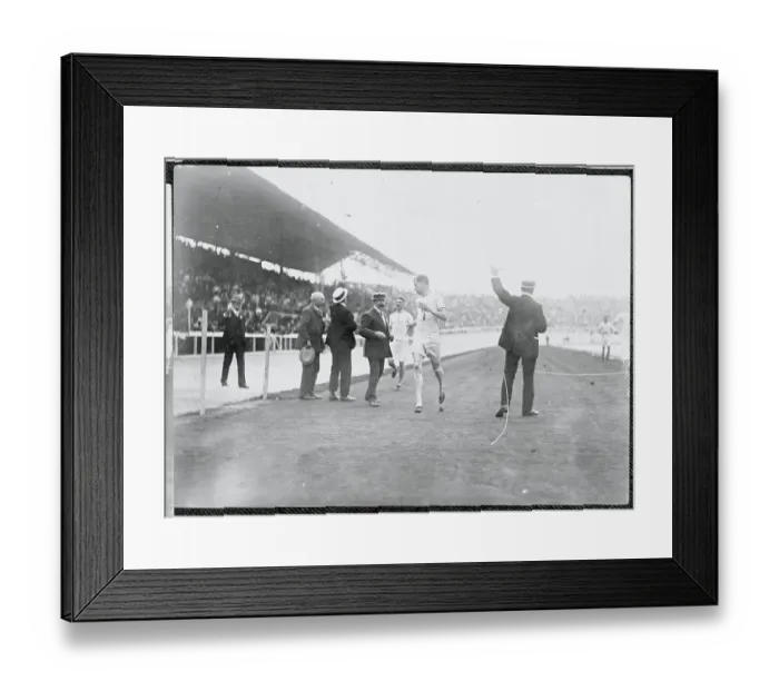 Framed Print : Melvin Sheppard Winning Race Framed Print : Melvin Sheppard Winning Race