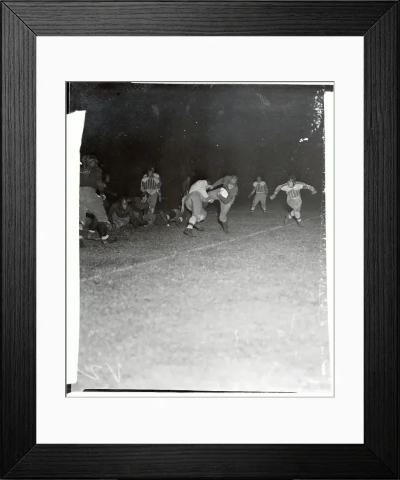 Framed Print : Red Grange Running the Ball Framed Print : Red Grange Running the Ball