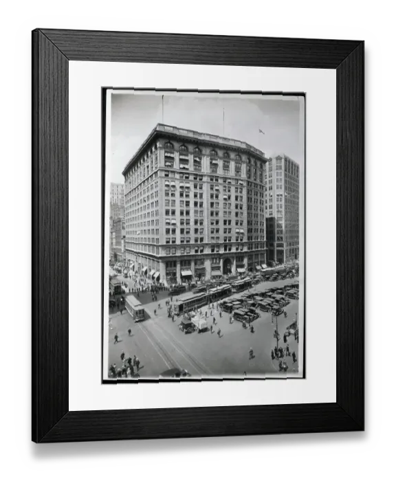 Framed Print : Photo Of Building On Fifth Avenue Framed Print : Photo Of Building On Fifth Avenue