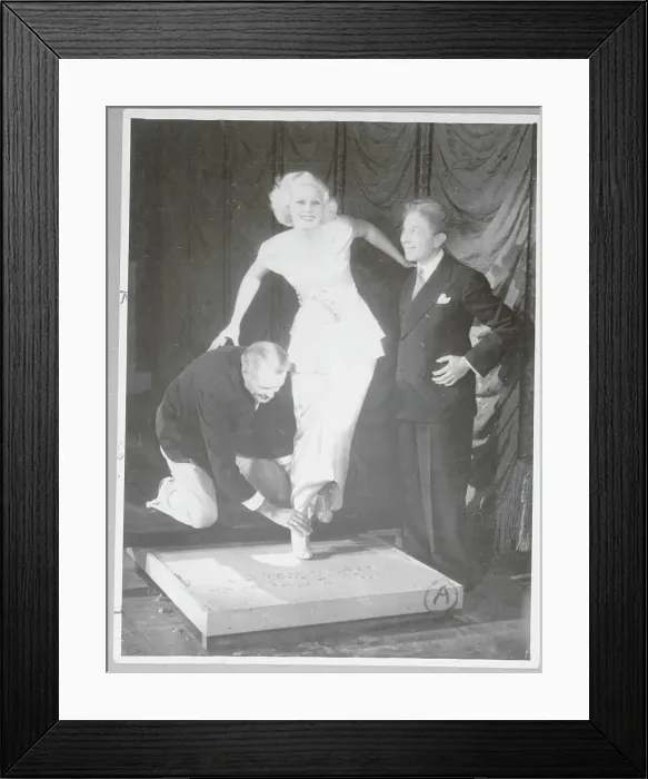 Framed Print : Jean Harlow Making Footprint at Grauman's Chinese Restaurant Framed Print : Jean Harlow Making Footprint at Grauman's Chinese Restaurant