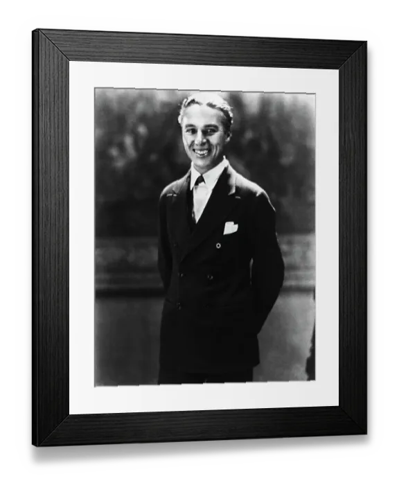 Framed Print : Charlie Chaplin Framed Print : Charlie Chaplin