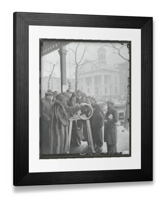 Framed Print : Lindbergh Trial Spectators Framed Print : Lindbergh Trial Spectators