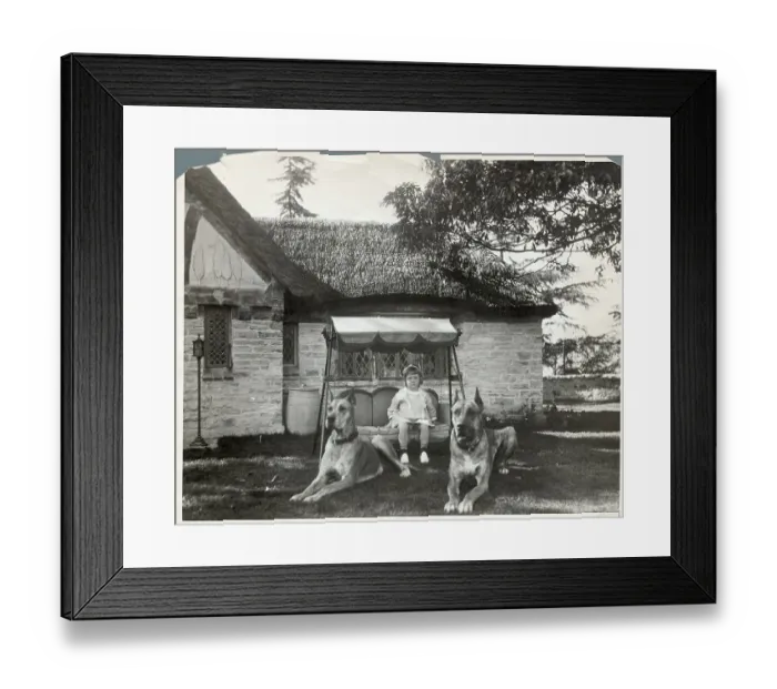 Framed Print : Portrait of Gloria Lloyd Framed Print : Portrait of Gloria Lloyd