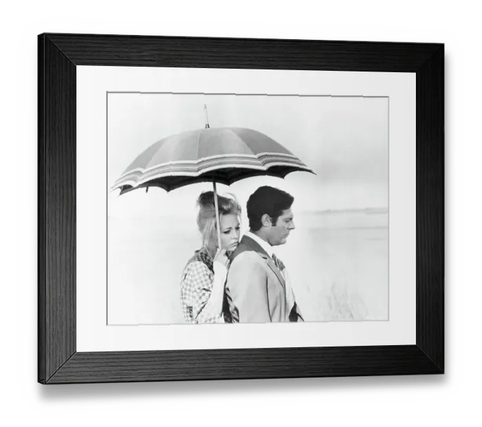 Framed Print : F.Dunaway W / M. Mastroianni In Movie Stil Framed Print : F.Dunaway W / M. Mastroianni In Movie Stil