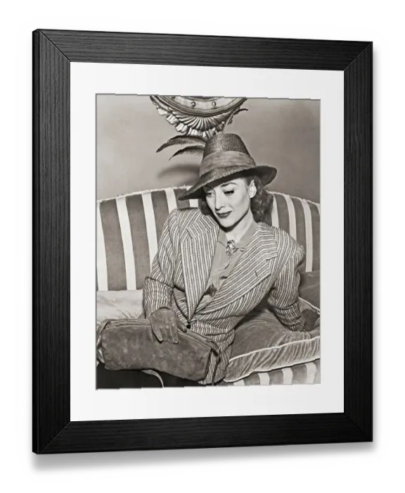 Framed Print : Portrait of Joan Crawford Framed Print : Portrait of Joan Crawford