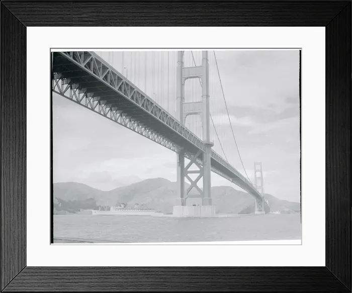 Framed Print : View of Golden Gate Bridge