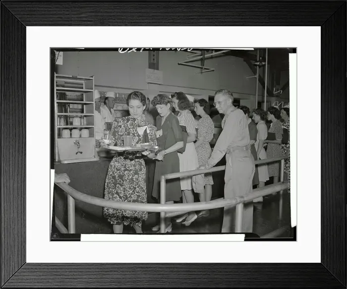 Framed Print : Male Army Officer Overseeing New Female Recruits at Mess Hall Framed Print : Male Army Officer Overseeing New Female Recruits at Mess Hall
