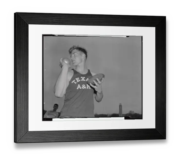 Framed Print : Relay Winner Darrow Hooper