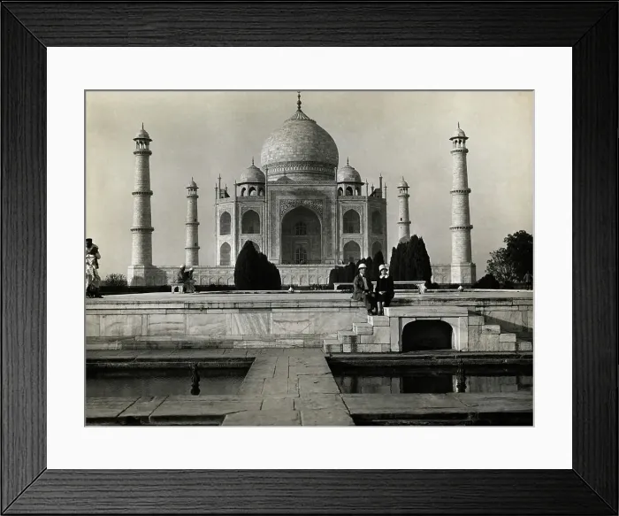 Framed Print : Couple Seated At Fountain Of Taj Mahal Framed Print : Couple Seated At Fountain Of Taj Mahal