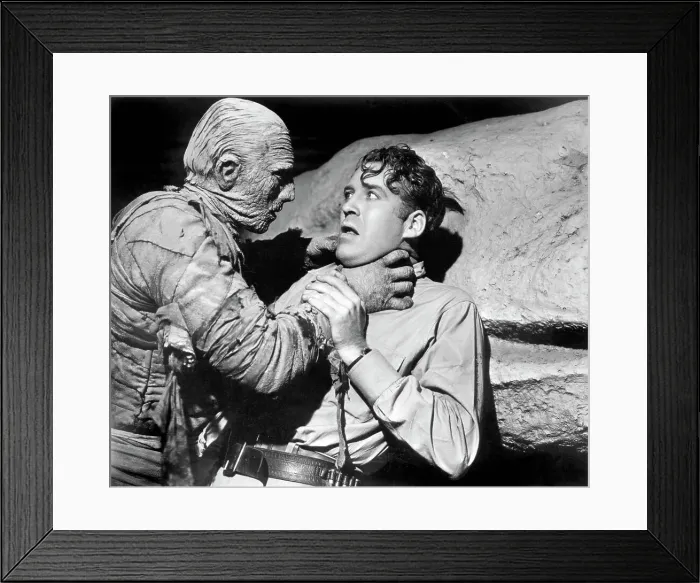 Framed Print : Tom Tyler (L) and Dick Foran in The Mummy's Hand Framed Print : Tom Tyler (L) and Dick Foran in The Mummy's Hand