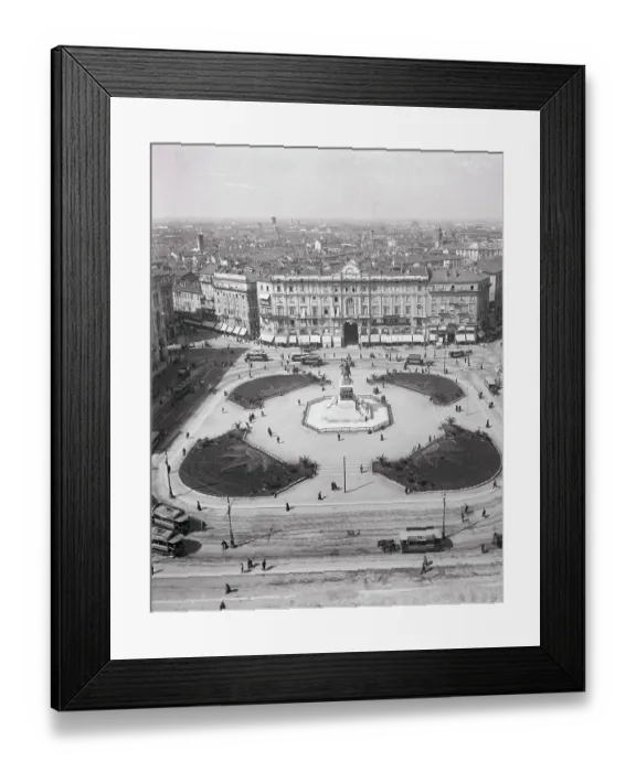Framed Print : View of Piazza del Duomo from Roof of Cathedral Framed Print : View of Piazza del Duomo from Roof of Cathedral