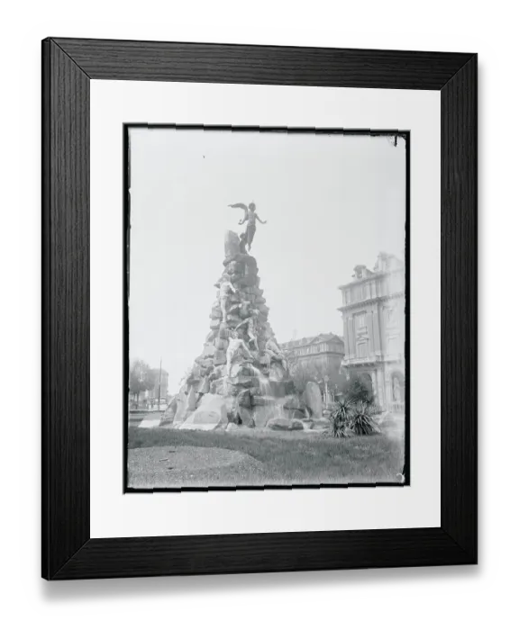 Framed Print : View of Unusual Outside Sculptor Framed Print : View of Unusual Outside Sculptor