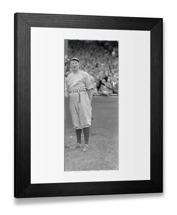 Framed Print : Bill Carrigan and Cy Young Shaking Hands