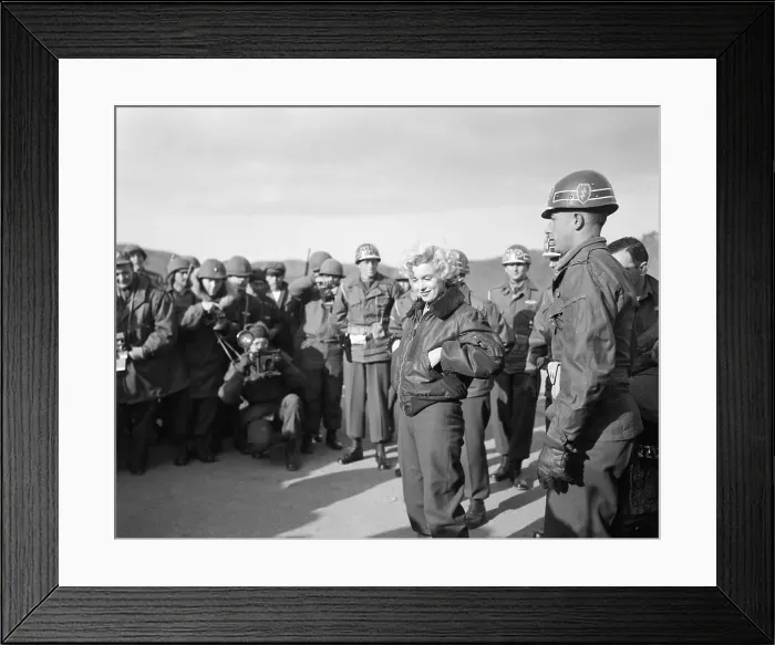 Framed Print : Marilyn Monroe Visiting Serviceman Framed Print : Marilyn Monroe Visiting Serviceman