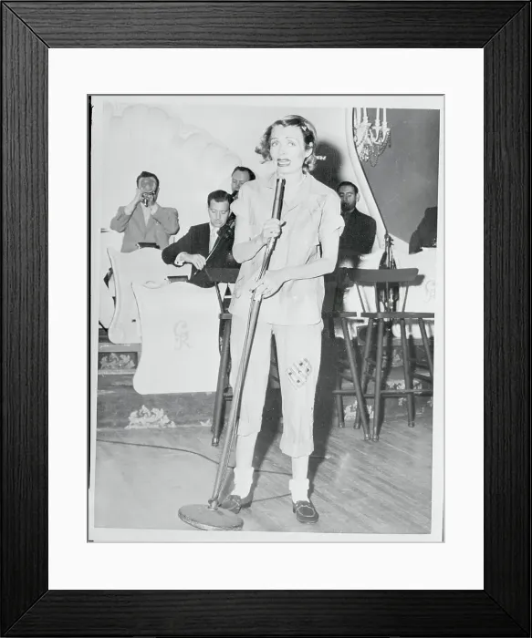 Framed Print : Portrait of Constance Bennett Framed Print : Portrait of Constance Bennett