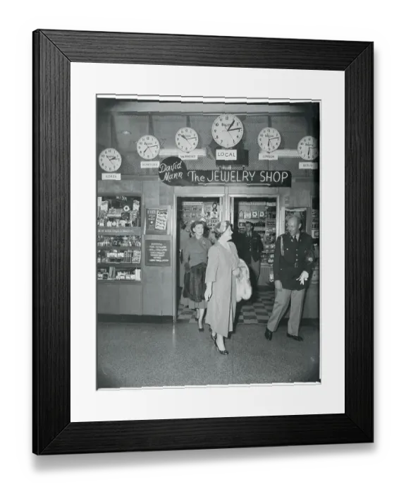 Framed Print : Queen Elizabeth and Mrs. Eisenhower at Jewelry Store