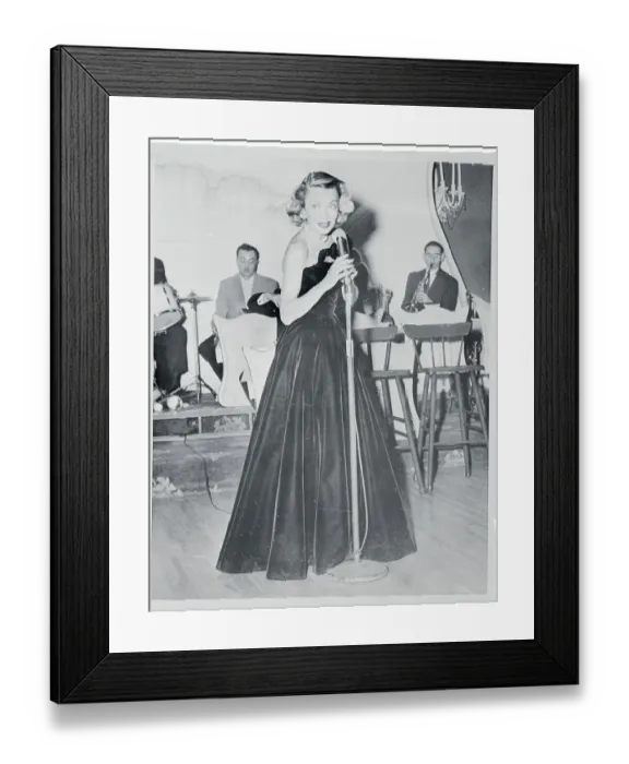 Framed Print : Portrait of Constance Bennett Framed Print : Portrait of Constance Bennett