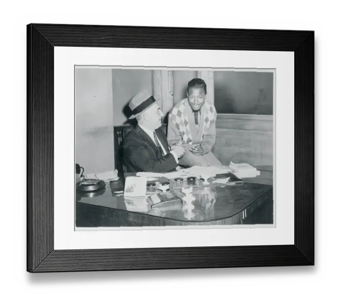 Framed Print : Sugar Ray Robinson with Nick Londes Framed Print : Sugar Ray Robinson with Nick Londes