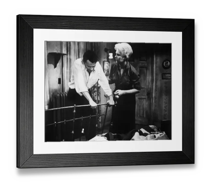 Framed Print : Frank Sinatra & Kim Novak In The Man with the Golden Arm Framed Print : Frank Sinatra & Kim Novak In The Man with the Golden Arm