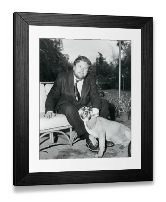 Framed Print : Peter Ustinov at Home with His Neapolitan Mastiff Framed Print : Peter Ustinov at Home with His Neapolitan Mastiff