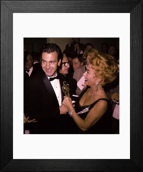Framed Print : Joan Crawford and Maximilian Schell Holding Oscar Framed Print : Joan Crawford and Maximilian Schell Holding Oscar