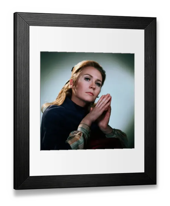 Framed Print : Portrait of Juliet Mills Framed Print : Portrait of Juliet Mills