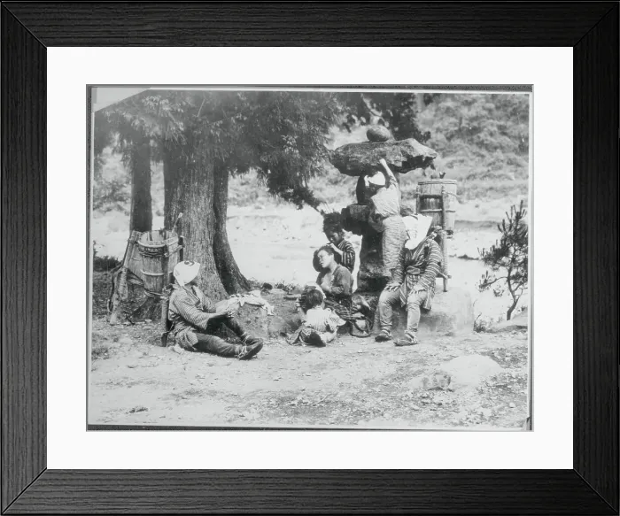 Framed Print : View of Japanese Women Laborers Framed Print : View of Japanese Women Laborers