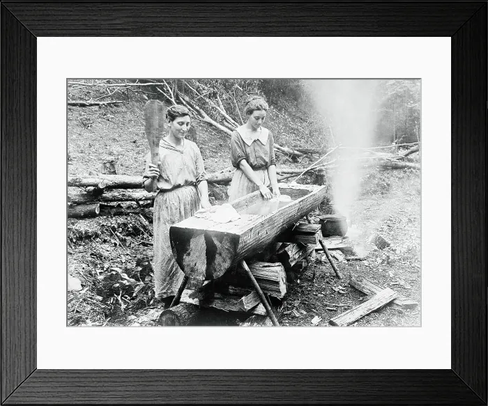Framed Print : Women Pounding and Scrubbing Laundry