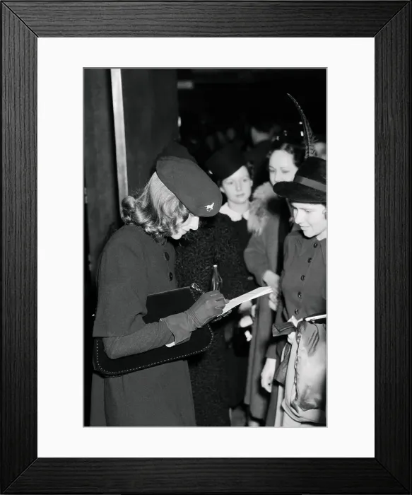 Framed Print : Portrait of Katharine Hepburn with Fan Framed Print : Portrait of Katharine Hepburn with Fan