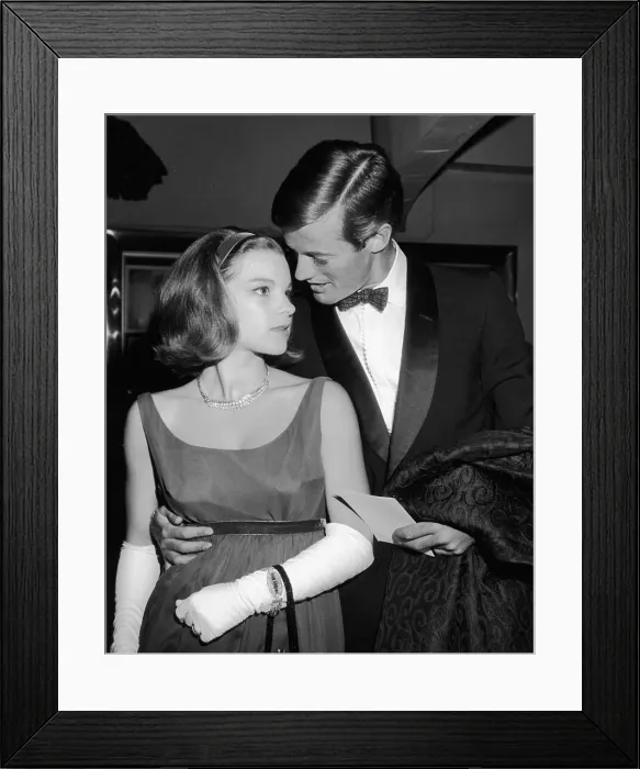 Framed Print : Peter Fonda & New Wife Susan Framed Print : Peter Fonda & New Wife Susan