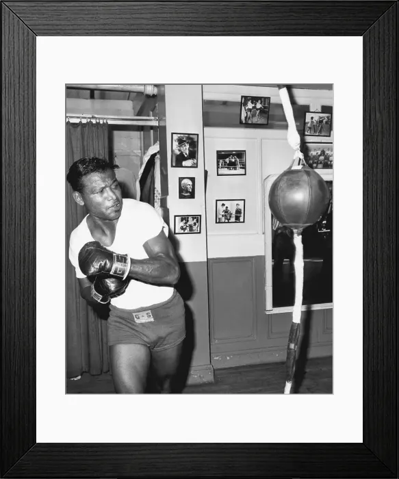 Framed Print : Sugar Ray Robinson Trianing @ Speed Bag Framed Print : Sugar Ray Robinson Trianing @ Speed Bag