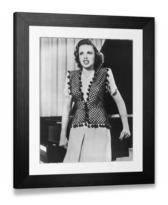 Framed Print : 3 / 4 Judy Garland Sings In Front Of Piano Framed Print : 3 / 4 Judy Garland Sings In Front Of Piano