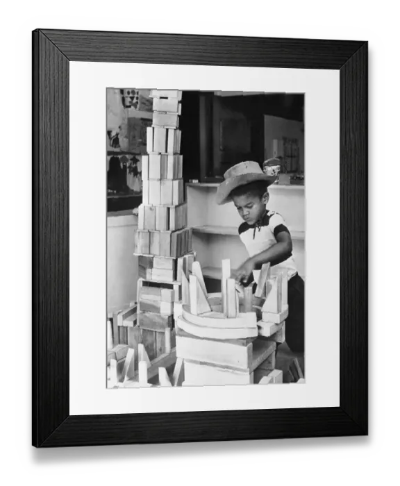 Framed Print : Boy (4-5) playing with blocks