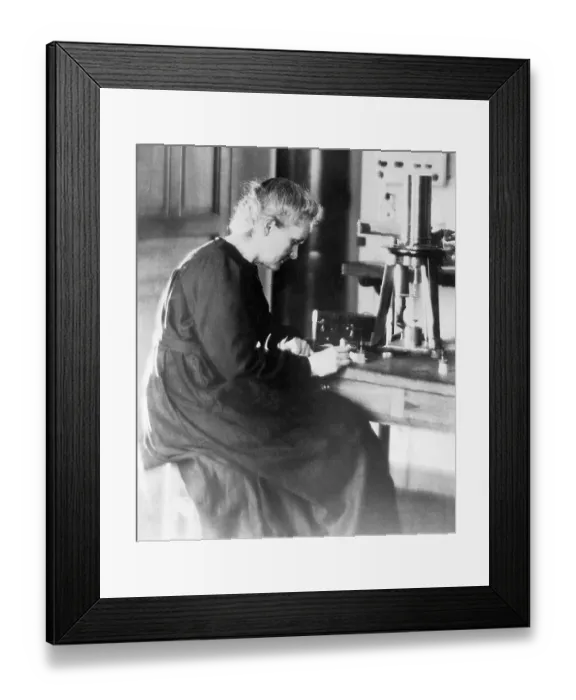 Framed Print : Marie Curie Working In Her Laboratory Framed Print : Marie Curie Working In Her Laboratory