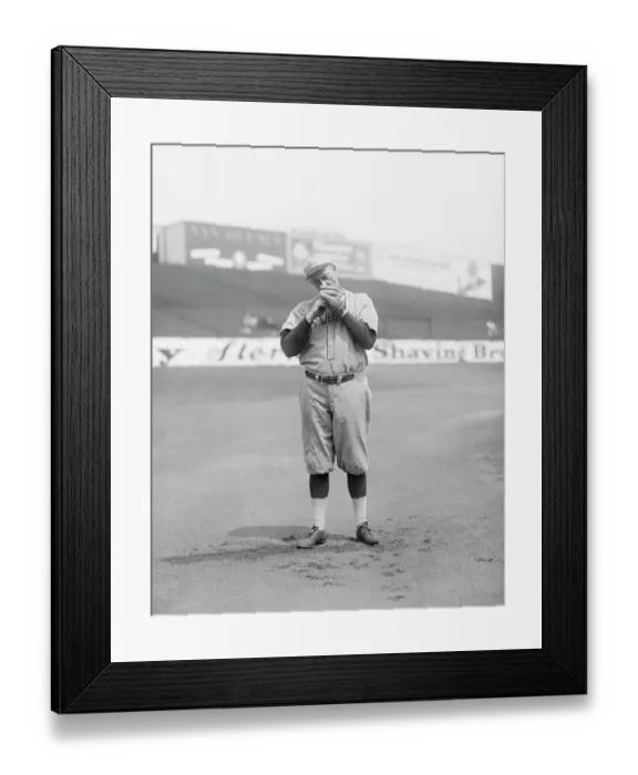 Framed Print : Urban Shocker Preparing to Throw Pitch Framed Print : Urban Shocker Preparing to Throw Pitch