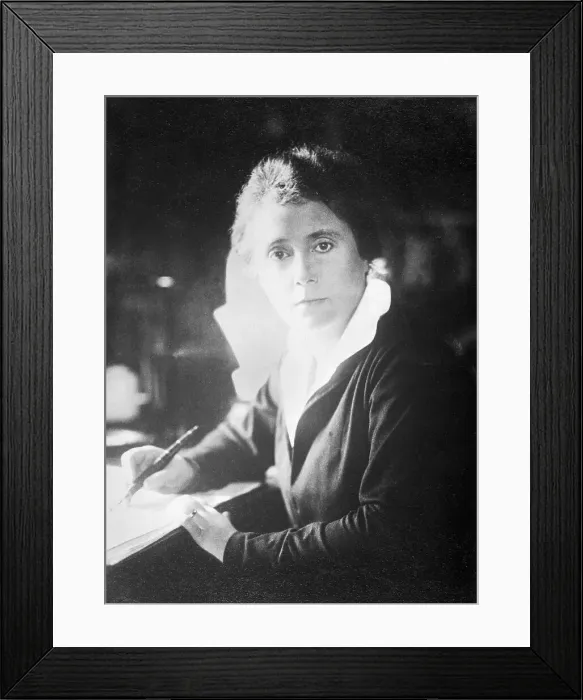 Framed Print : Signora Margherita Sarfatti Framed Print : Signora Margherita Sarfatti