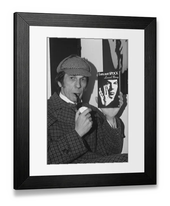 Framed Print : Portrait of Leonard Nimoy Framed Print : Portrait of Leonard Nimoy