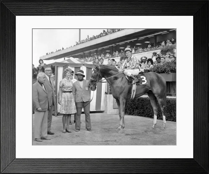 Framed Print : Secretariat Standing with Owner and Groomer Framed Print : Secretariat Standing with Owner and Groomer